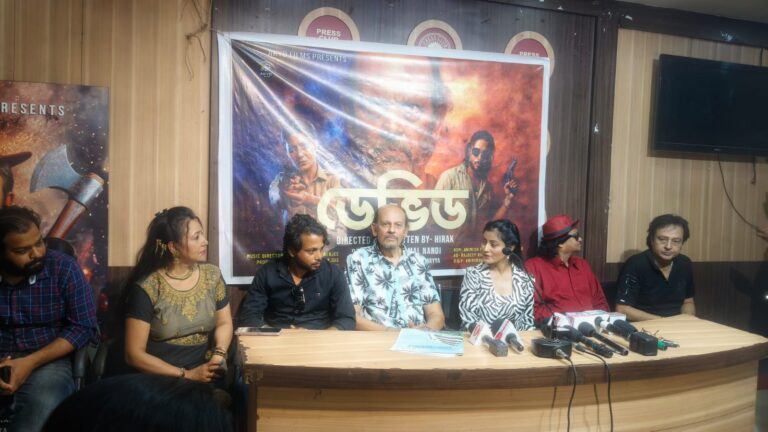 পিতা- পুত্রের মানবিক সম্পর্কের ছবি ডেভিড প্রযোজনা করলেন অনাবাসী কমল নন্দী