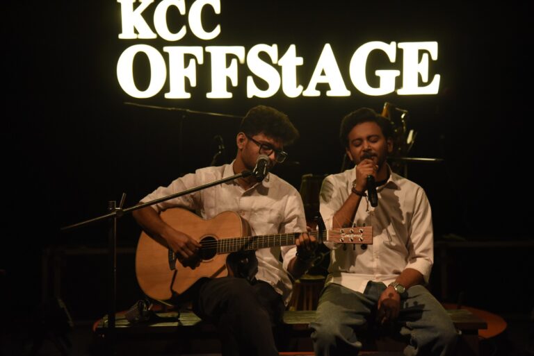 অফস্টেজে এস টি বি কালেক্টিভ