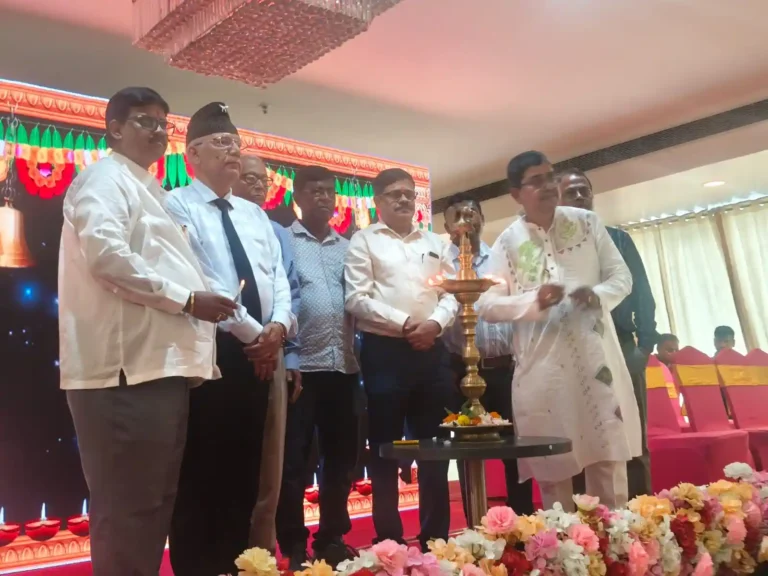 রাজ্যের মদ ব্যবসায়ীরা স্বচ্ছ নীতি প্রণয়নের দাবি জানিয়ে করল সাংবাদিক সম্মেলন